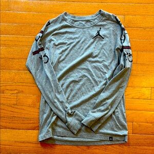 Boys long sleeve Nike Jordan T-shirt. Good condition.